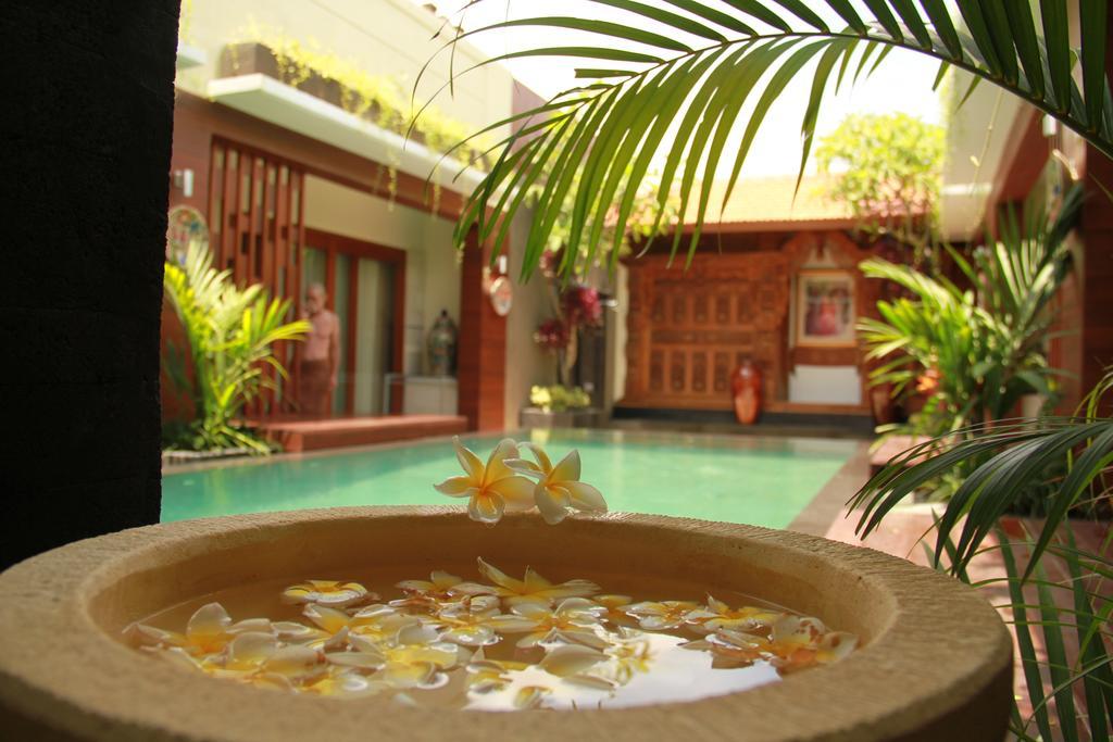 Putri Homestay Sanur Habitación foto