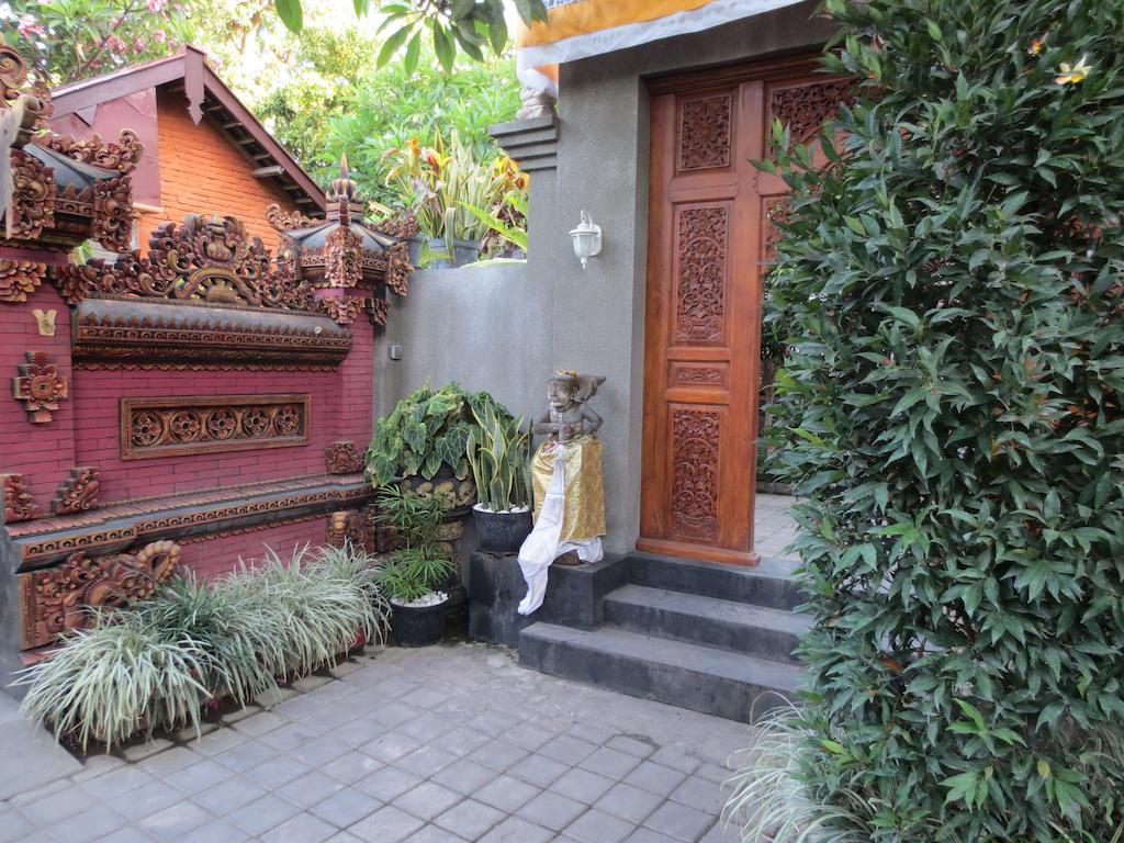 Putri Homestay Sanur Exterior foto