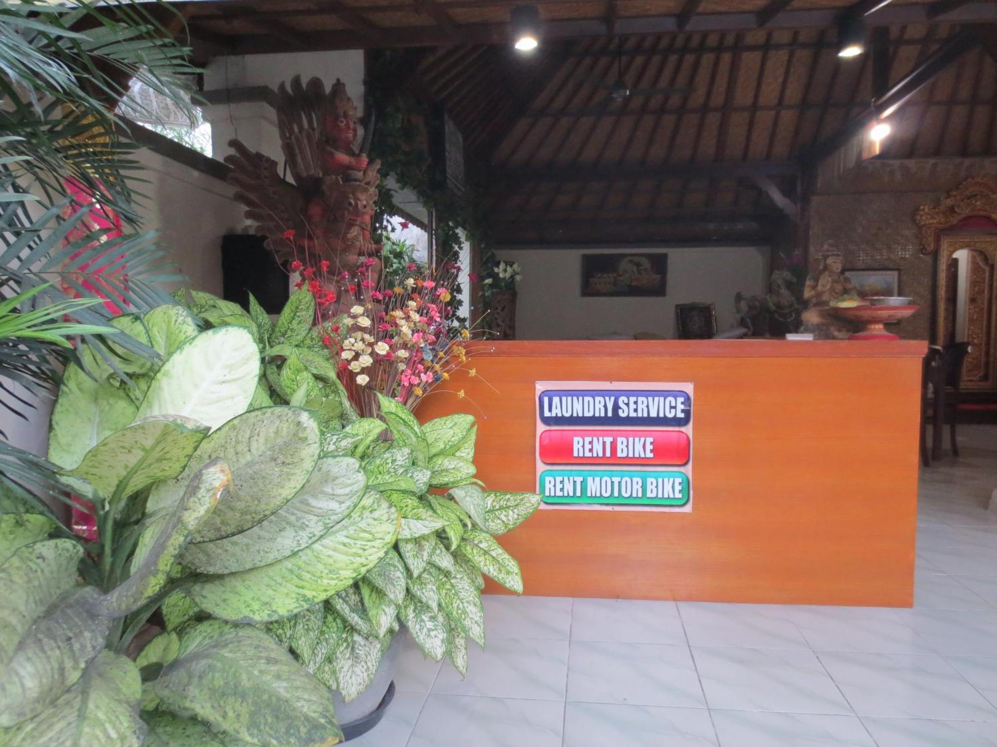 Putri Homestay Sanur Exterior foto